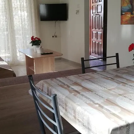 בית נופש Periklis House